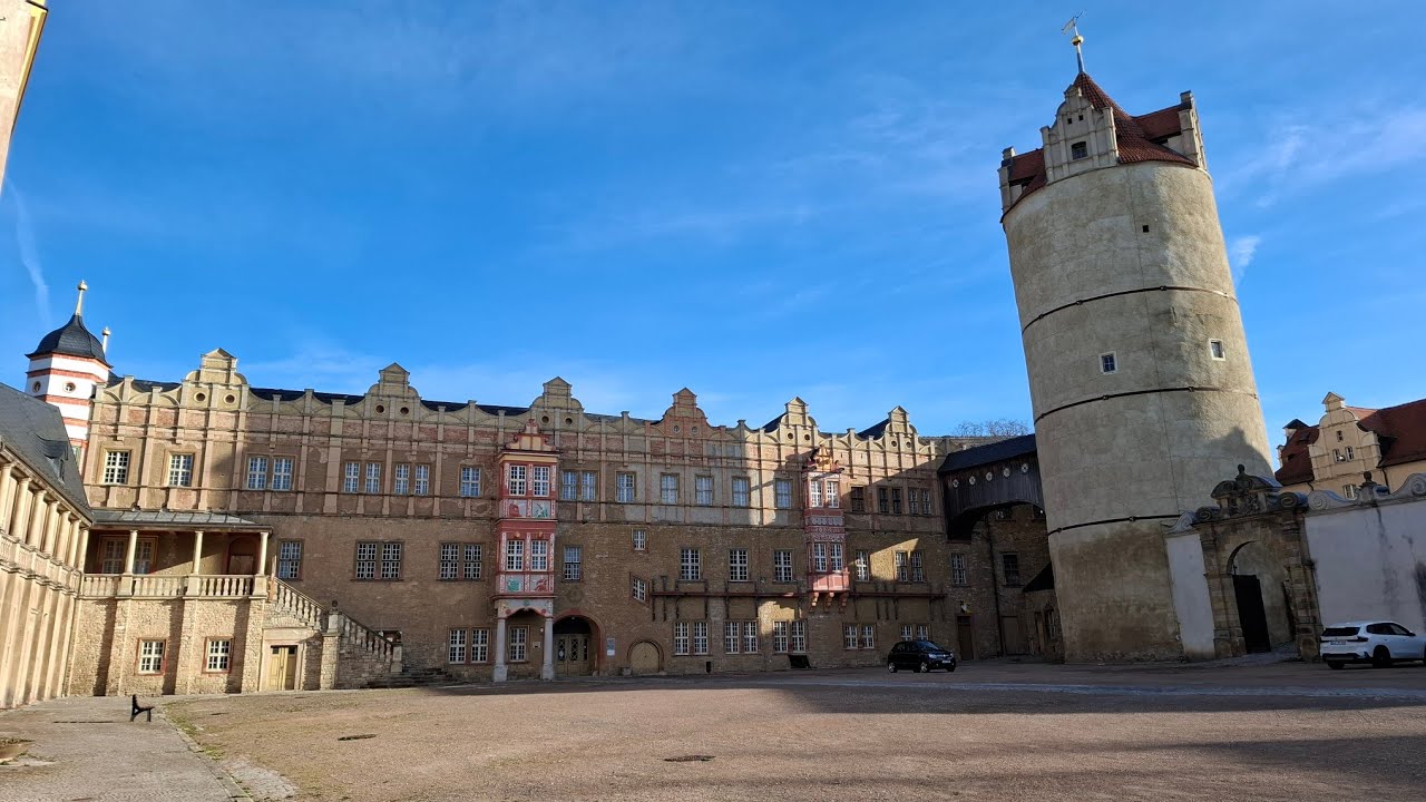 Bernburg Schloß hoch über der Saale