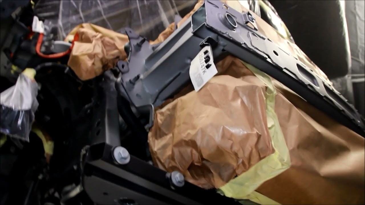 2022 Ford Kuga Hybrid Vignale - po woskowaniu podwozia.