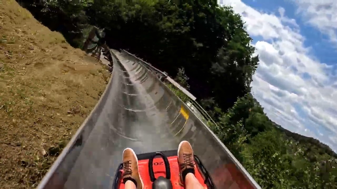 Sommerrodelbahn Pottenstein, roter Frankenrodel, Wiegand Bob, summer roller coaster, Rodelbahn