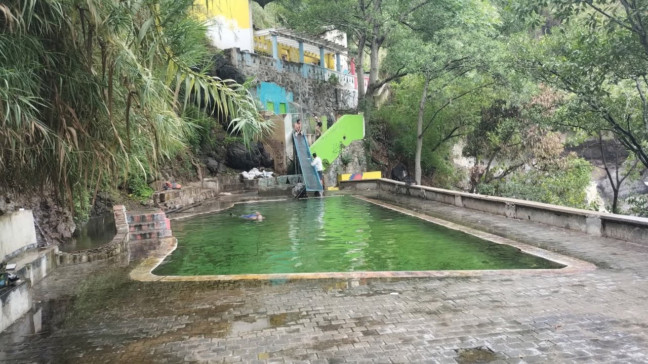 BALNEARIO OLVIDADO AL FONDO DE LA BARRANCA los baños de  de Oblatos 