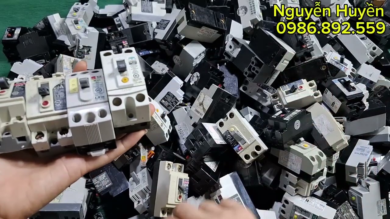 Cóc hàn chỉ 15k.Đại chống giật nhật mới về.Cb 1pha -3pha về nhiều.lh.0986.892.559