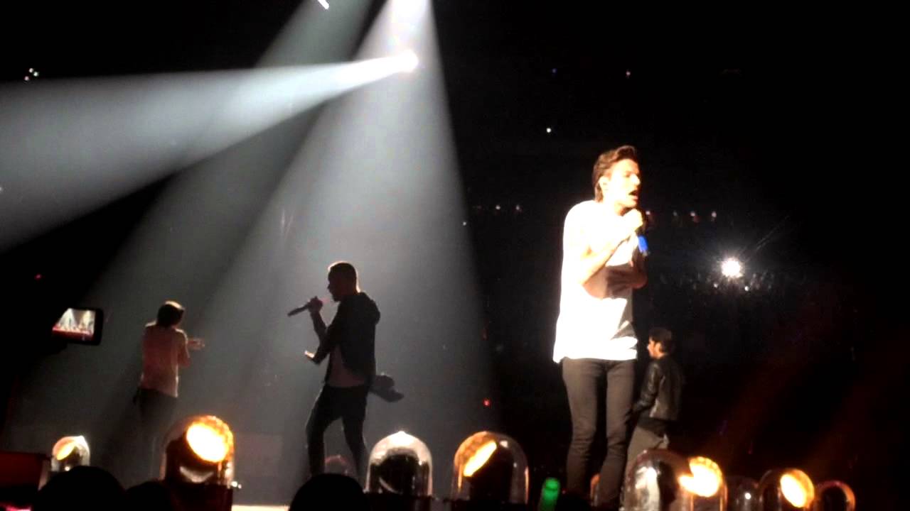 Kiss You One Direction (St. Louis)