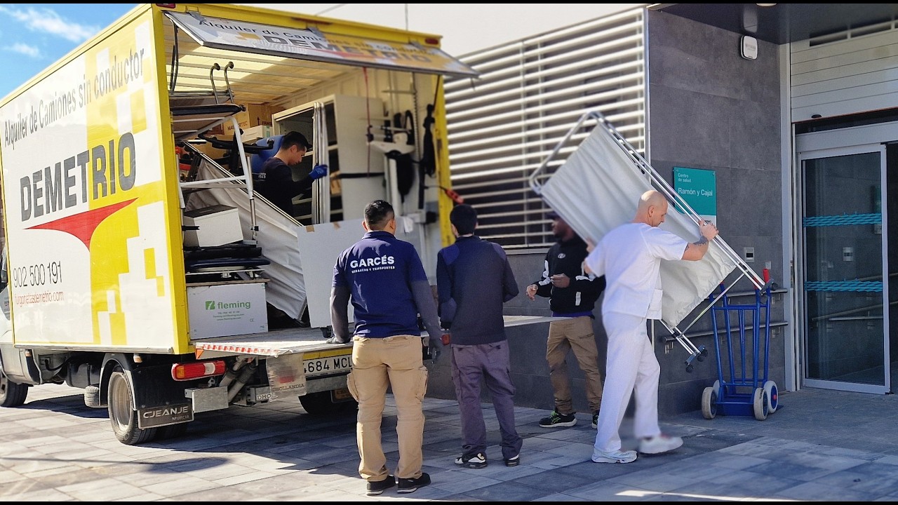 Adiós al viejo  Centro de Salud del Perpetuo Socorro