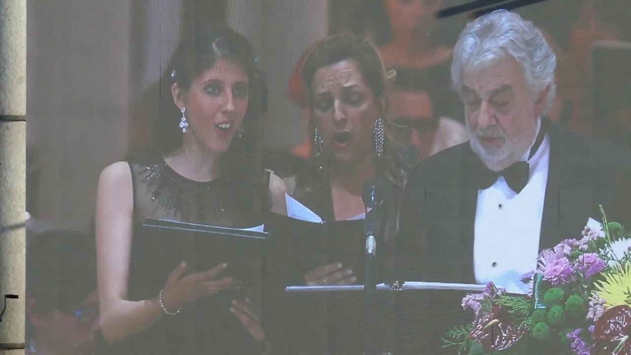 Plácido Domingo -  Himno a la Virgen de la Almudena (Catedral de Madrid)