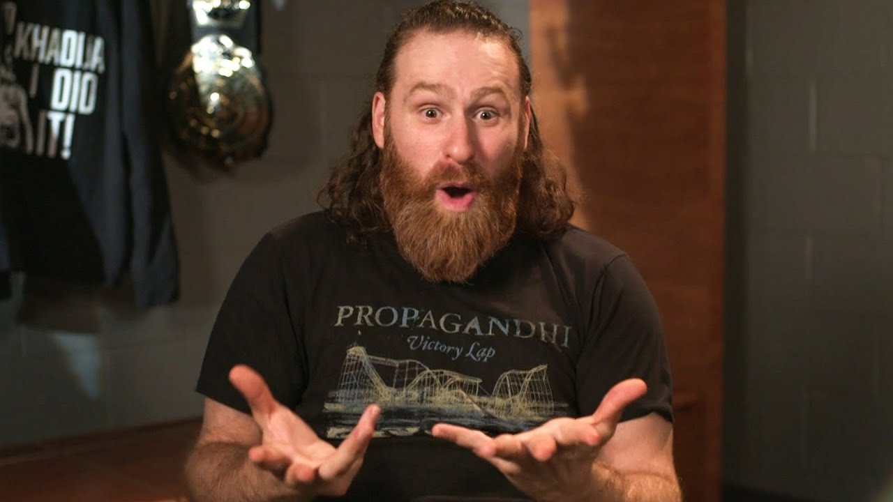 «Я думаю, это безумие!» Суперзвёзды рассказывают о самых странных просьбах об автографе и стиле п...