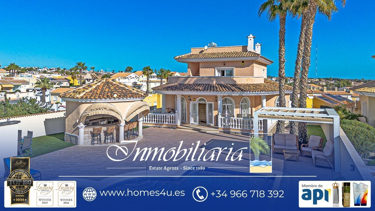 Stunning Detached Villa For Sale In Quesada! Panoramic Views, Private pool & Summer Kitchen |QRS9742