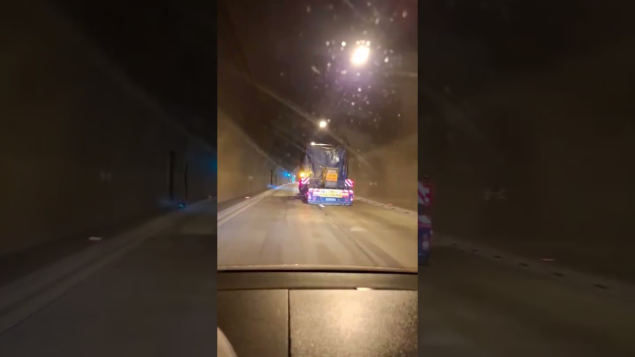 Wide Load (3.30m) &ndash; Tunnel Closure in Action