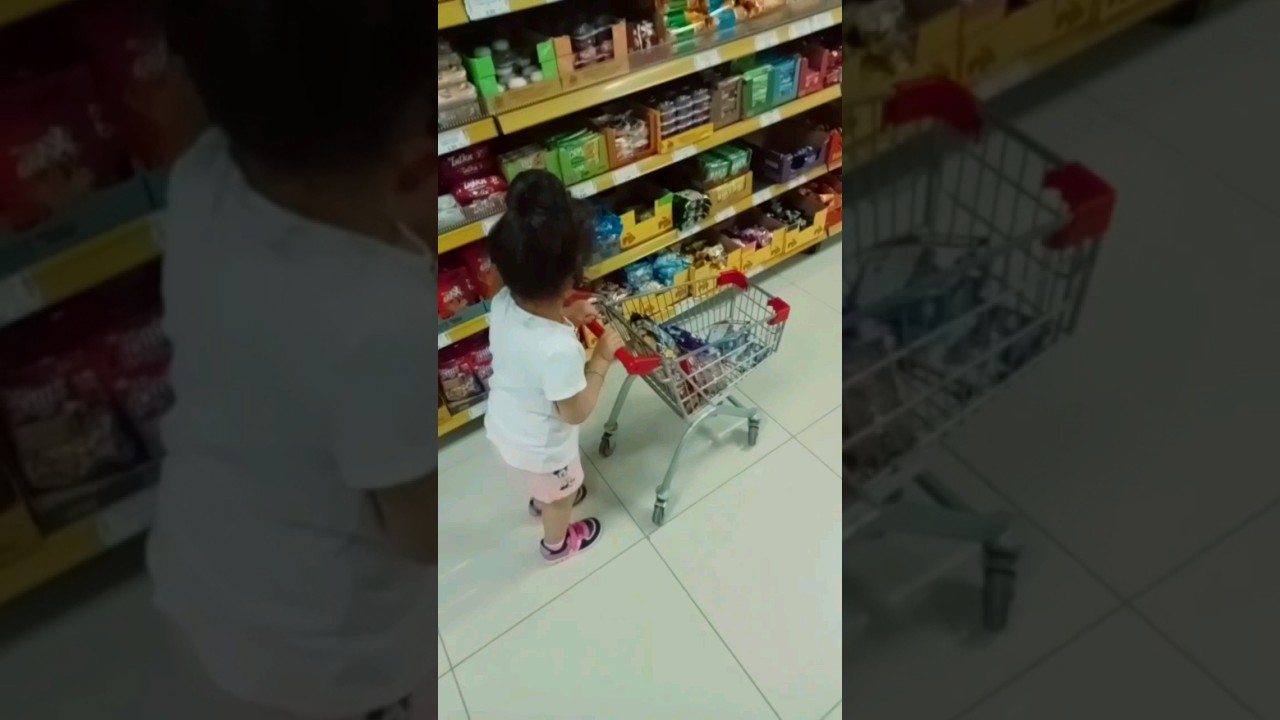Mini market alışverişi 😅 #shorts #komik #poopsie #aburcubur #marketvlog