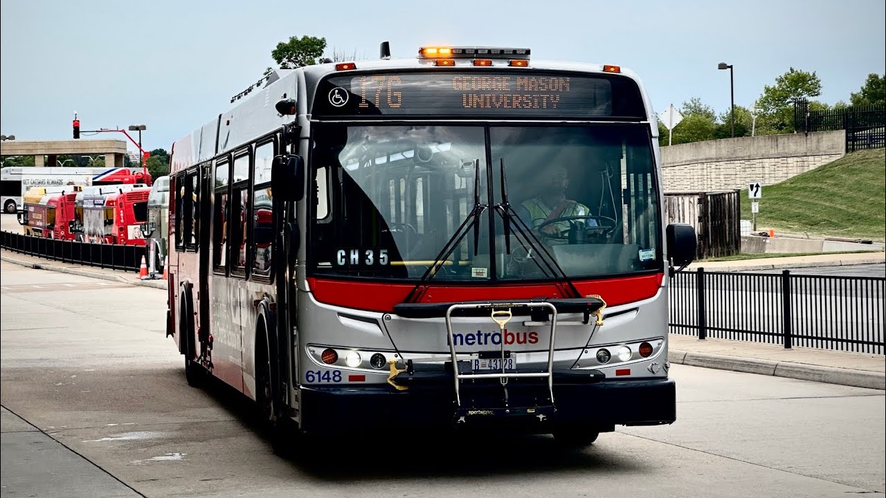 (WMATA Metrobus) 2006 New Flyer D40LFR 
