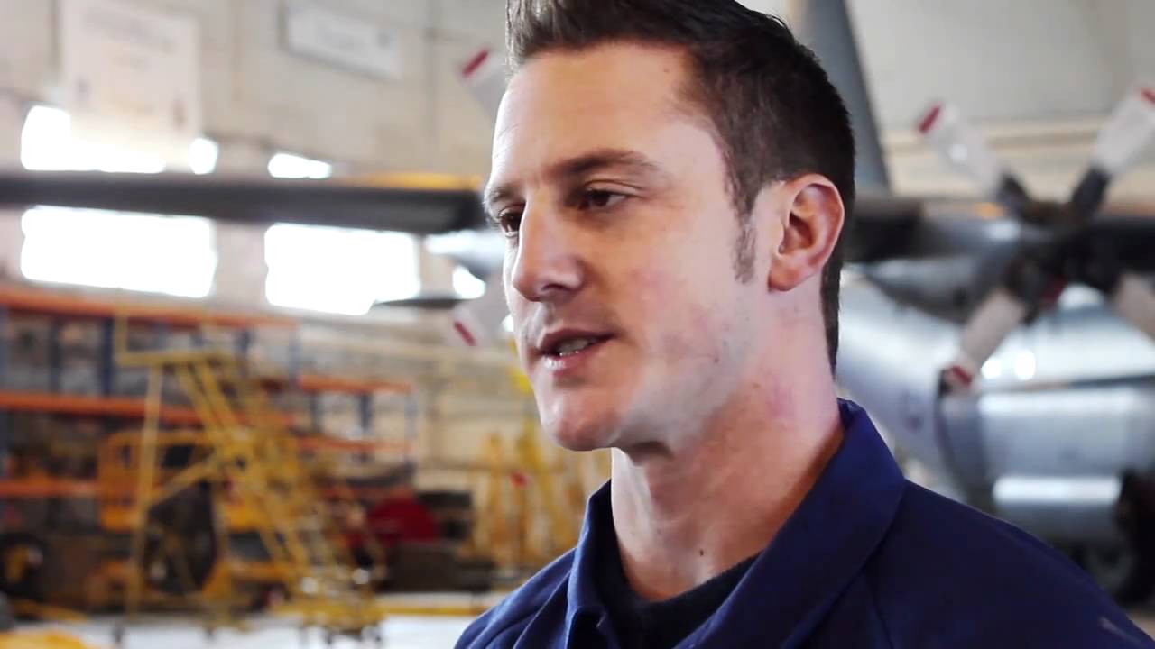RNZAF Aircraft Technician