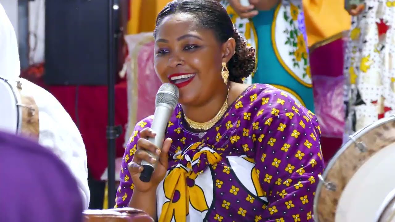 Tari_Mme Faidati et Mr Etinne_ Vidéo-officiel #KAWENI