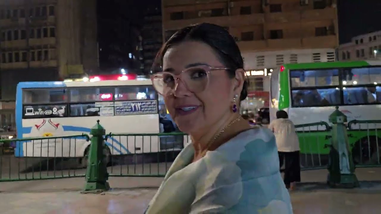 Pelas ruas do Cairo à noite. #cairo #egipt #egito 