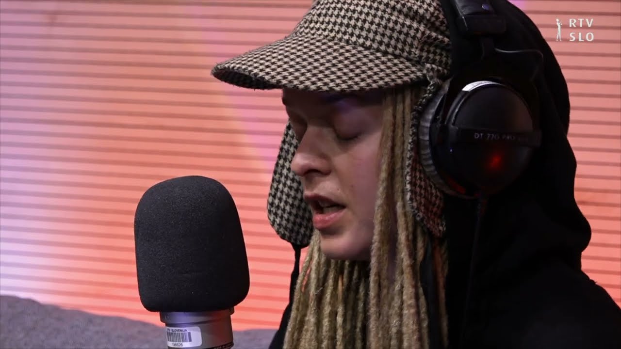 Tina Marinšek - Preden bo prepozno - Jutra ob kavi so še lepša ob kitari