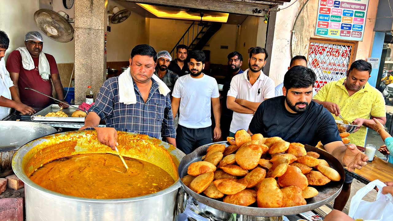 Goli की Speed से बिकता है माल । 28 सालो से सब्ज़ी Poori lassi के baadshaah । Faridabad street food
