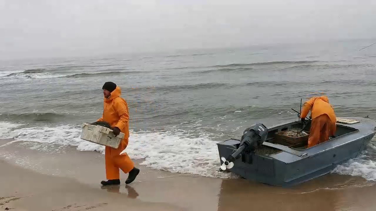 žvejai gįžta i&scaron; jūros