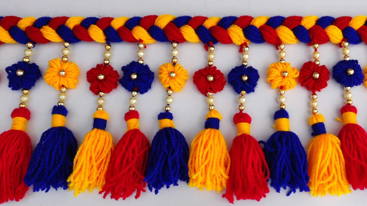 #BEAUTIFUL DOOR HANGING TORAN MAKING WITH WOOLEN \\ LATEST DESIGN DOOR HANGING CRAFT IDEAS ||