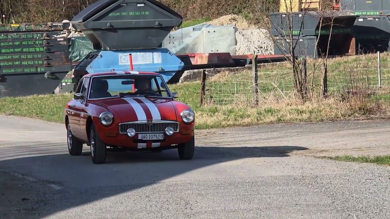 MG B GT 75 in Fahrt
