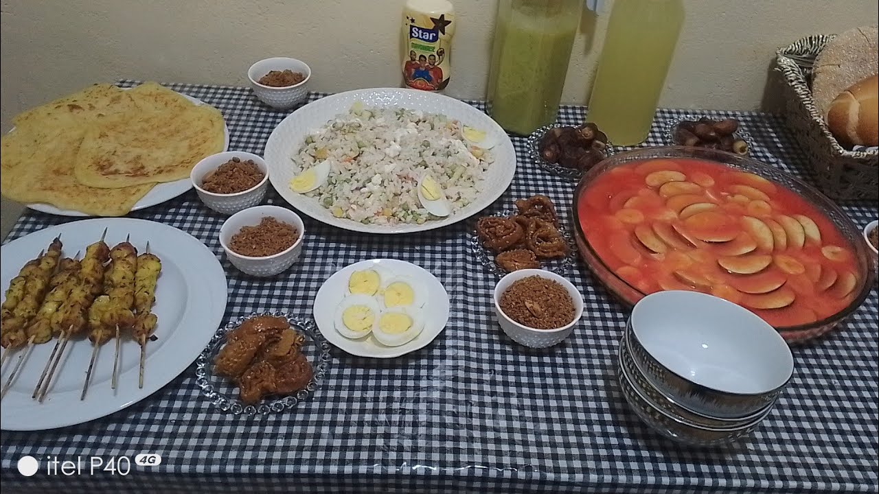 فطور خفيف ضريف😋بلاما طولي الوقفة فالكوزينة💪 سلطة مشبعة وغنية قطيبات دجاج و تحلية عائلية😋