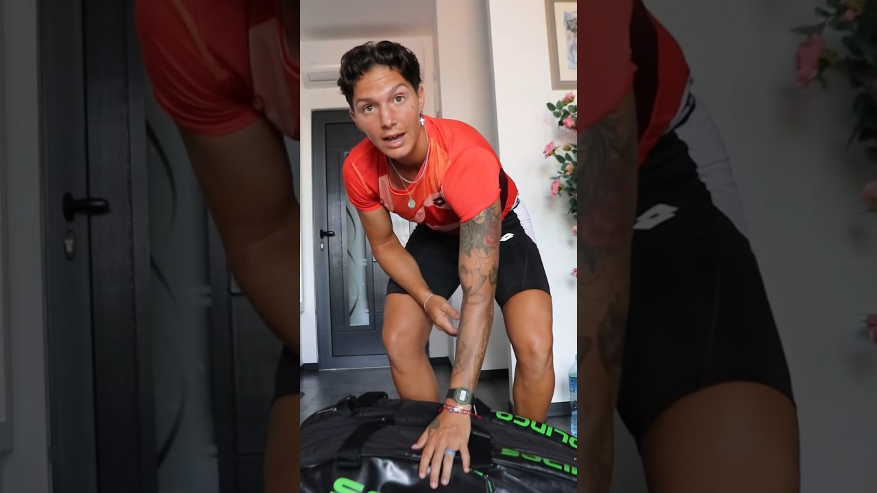 Bag Check: Essentials 🎾 #bagcheck #tennis #tennisplayer