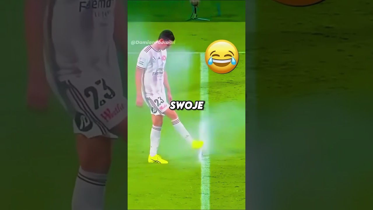 Piłkarze vs Zraszacze wodne + ON! 😳 #shorts