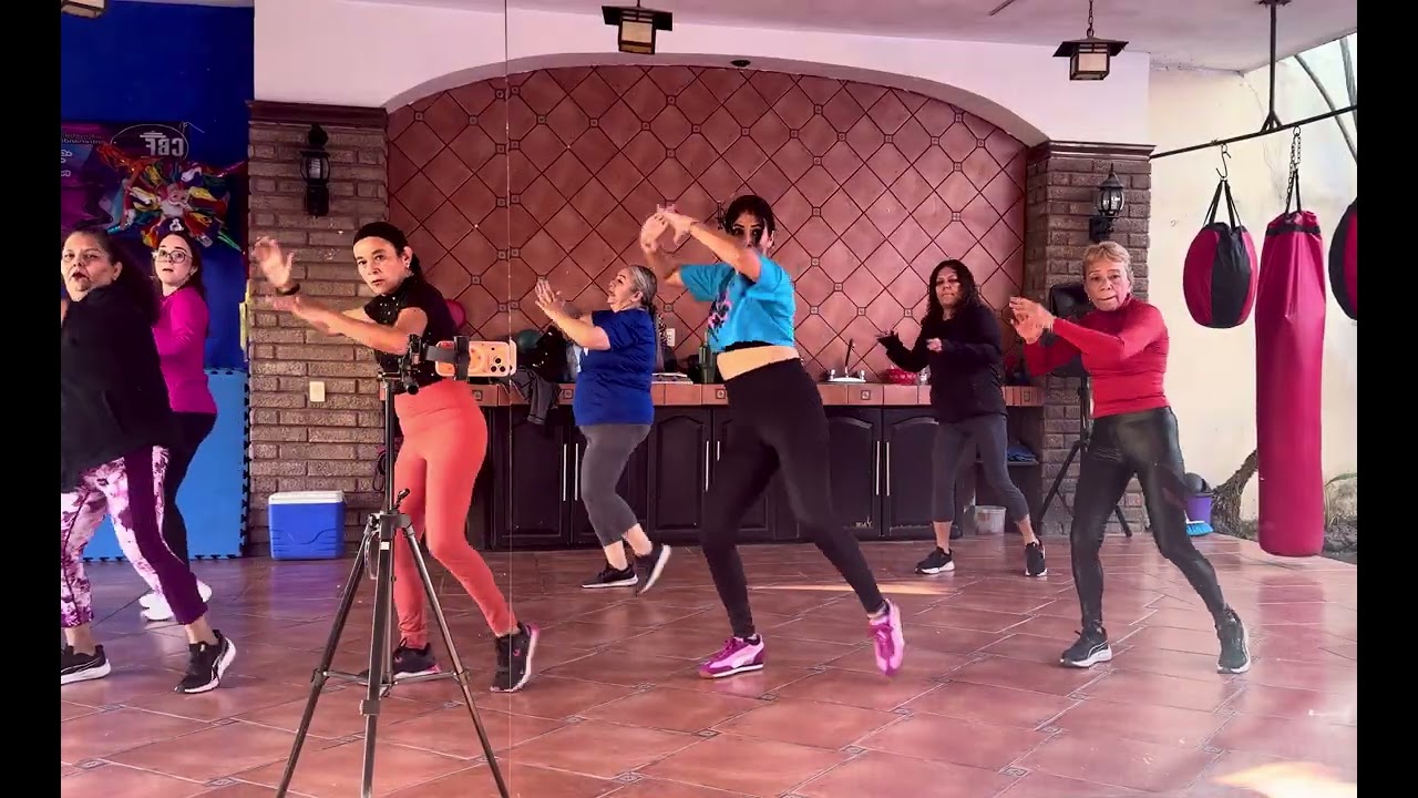 Zumba con Giselle 💋 #baile #shortsyoutube #dance #shortshorts 
