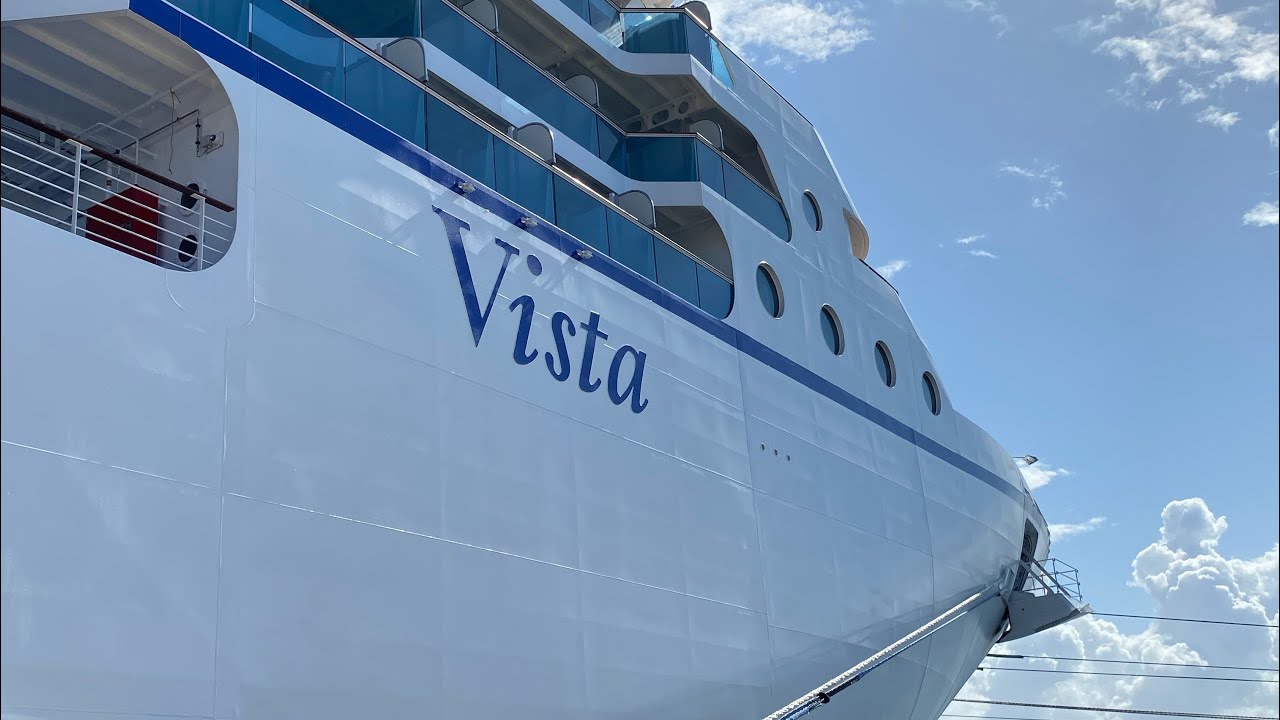 Walk through a Concierge Veranda on Oceania Vista