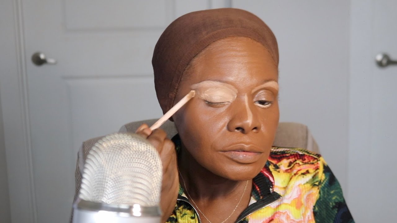 Pay Attention To Who's There For You ASMR Makeup Tutorial / Chewing Gum