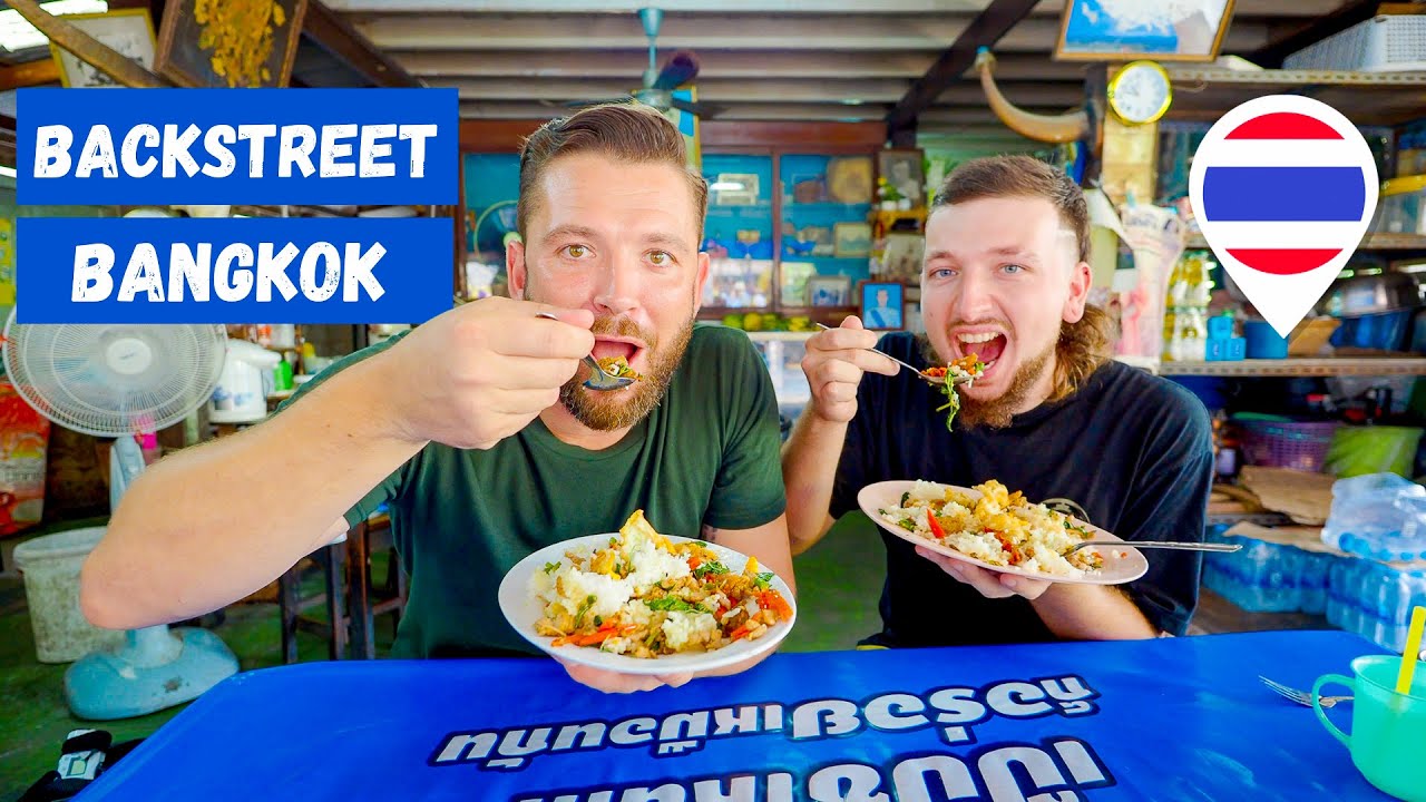 🇹🇭 Backstreet Bangkok PAD KAPRAO and ANCIENT RECIPE Tom Yum Soup ฝรั่งกินอาหารไทย with @Ellis WR
