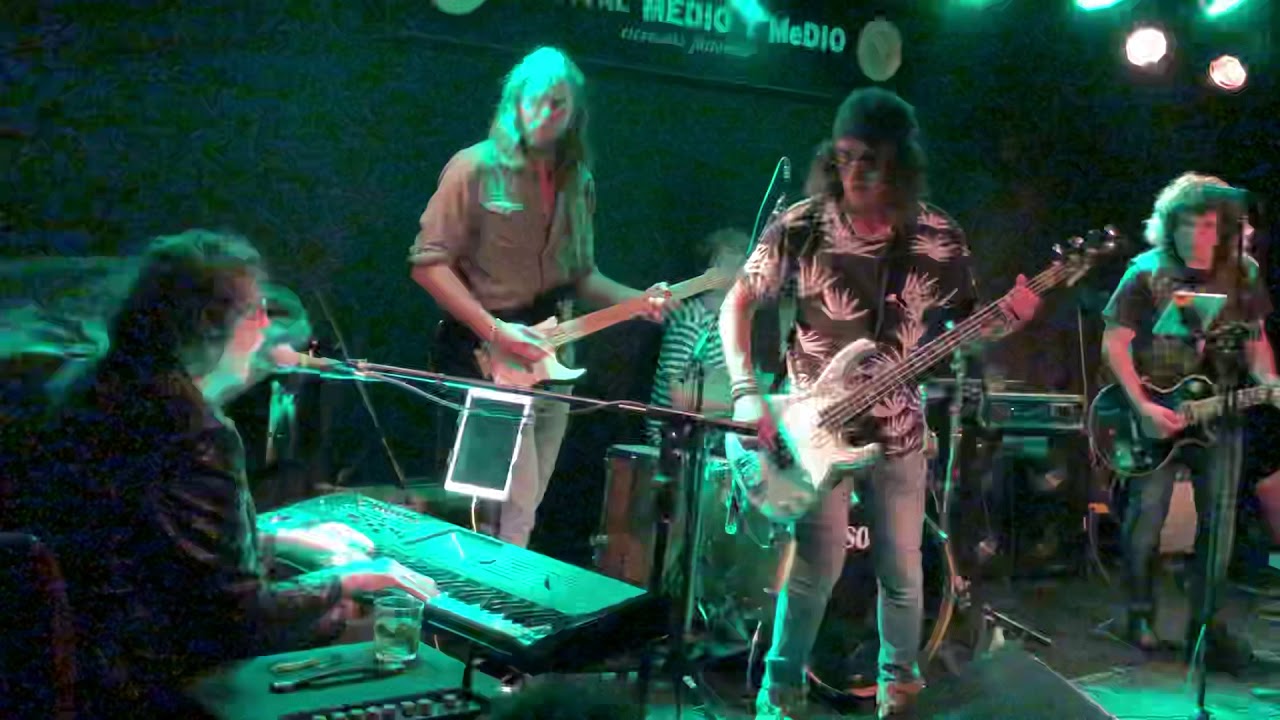 Charly García zorrito von & the cracks medio y medio uruguay 2019
