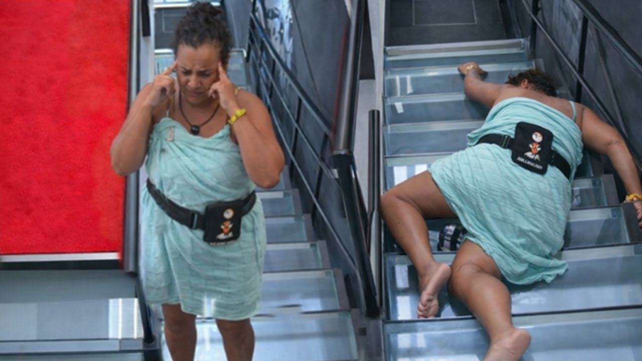 SOLANGE PASSA MAL, CAI DAS ESCADA, BROTHERS SE DESESPERAM E PEDEM AJUDA E ELA É SOCORRIDA AS PRESSAS