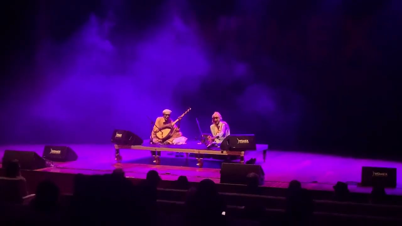 Ustad Noor Baksh Baloch performing Aaye Ho Meri Zindagi Mein in Spain. Aamir Khan| Udit Narayan|AVM|