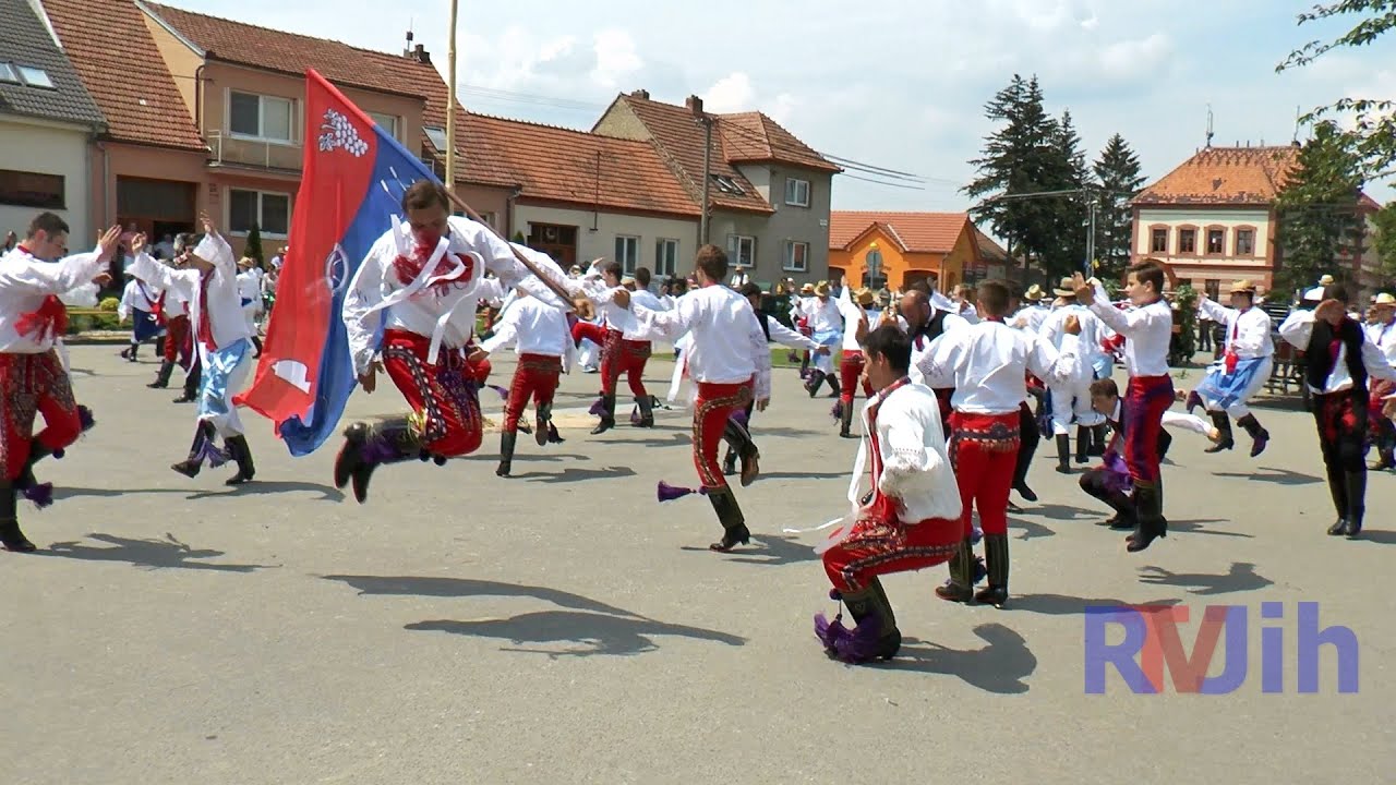 Jedenáctispřeží i premiéra nového programu Ondráše, to byl třetí den Tvrdonických slavností