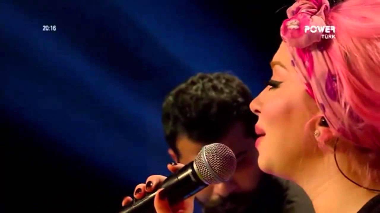 Ece Seçkin - Aman Aman (Powertürk Akustik)