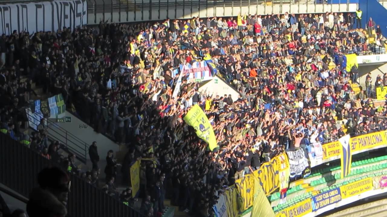 Hellas - Chievo 0-1 21.12.2014 Tifo Ultras CHIEVO in curva nord