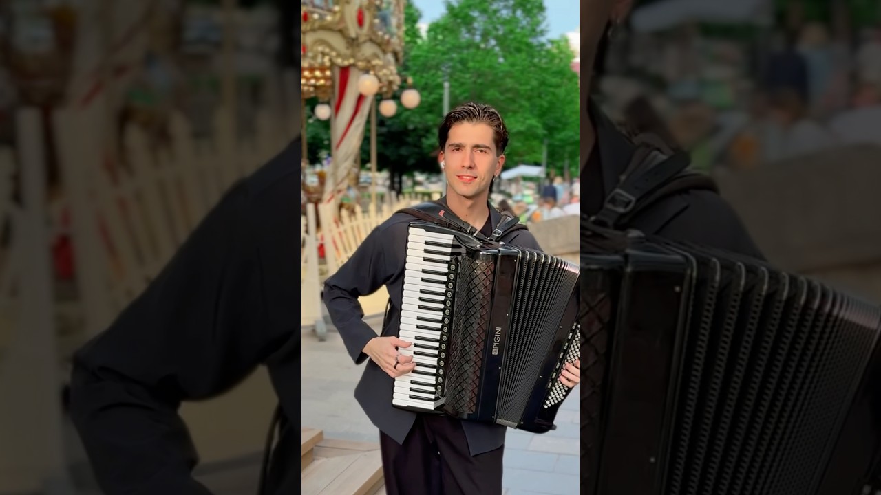 Вальс Берегись автомобиля 🚘#аккордеон #музыка #помирусаккордеоном #accordion #music #вальс #топ