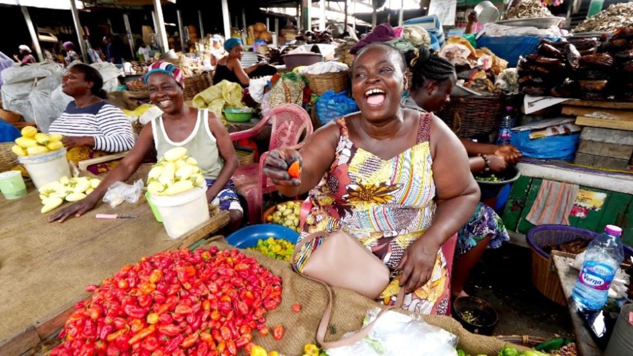 Experience The HUSTLE Of TRADERS In MAKOLA MARKET | Accra Ghana West Africa