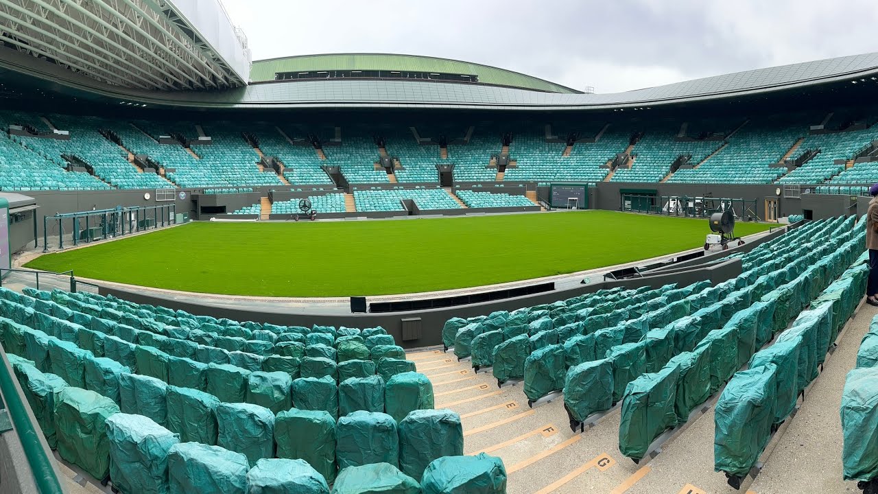 Tour of All England Lawn Tennis Club at Wimbledon