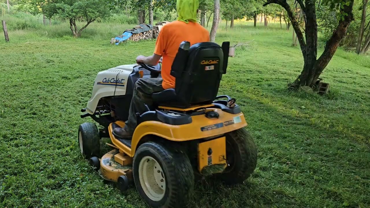 Let's cut some grass. (lawn mowing timelapse)