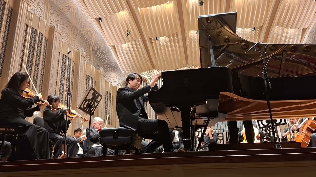 Lang Lang plays Saint Saens Piano Concerto no. 2 (Full 3rd Movement) - Live in Cleveland, OH.