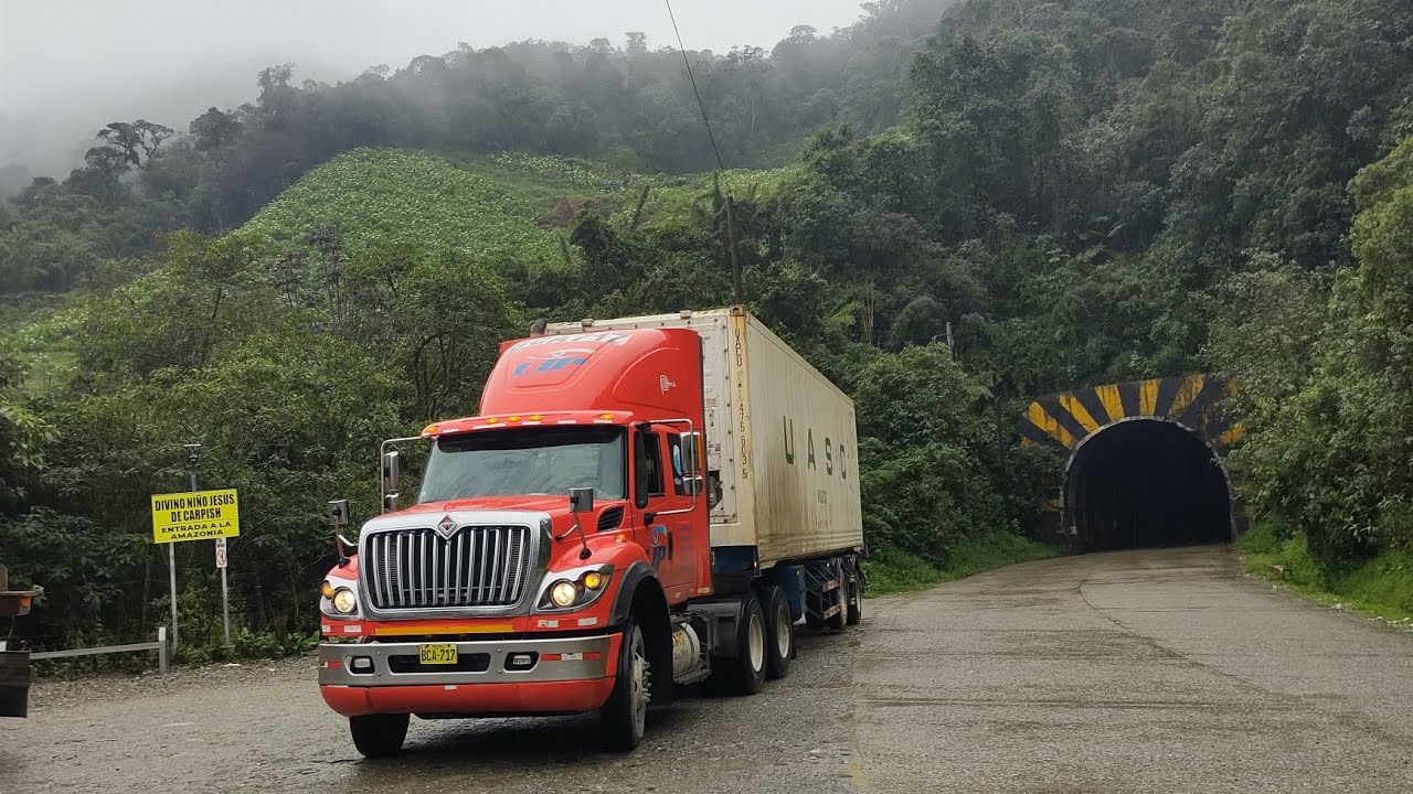 Viajando de Huánuco a Tingo María por la carretera central .