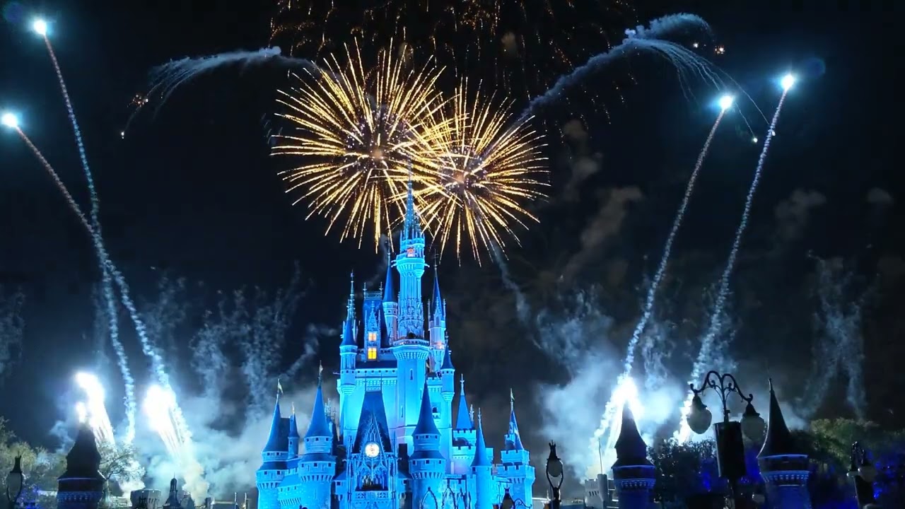 Disney Vacation Club - Moonlight Magic Blast Fireworks Show - Magic Kingdom - 03/03/2020