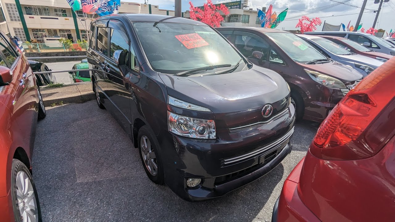 Johnny's Used Cars Okinawa - 2009 Toyota Voxy (17012)