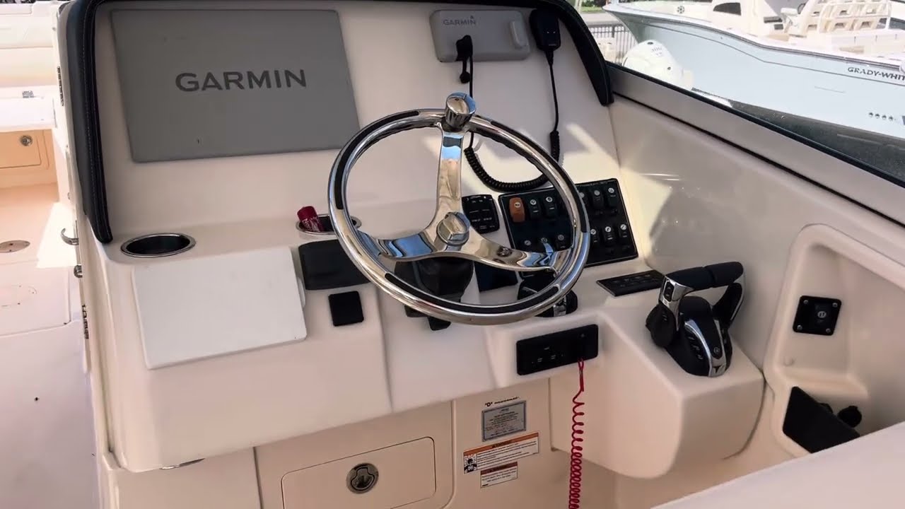 2022 Grady-White Freedom 325 - Charlie Houghton/Naples Boat Mart 