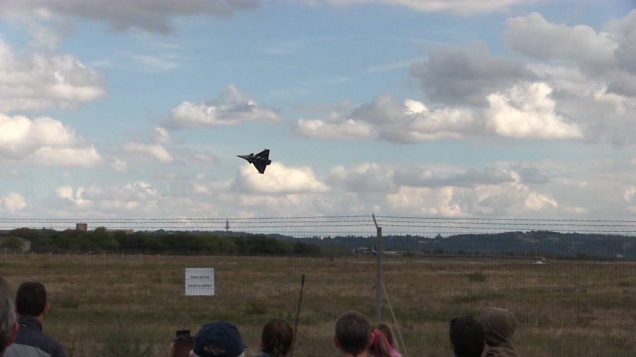 Des étoiles et des ailes - Rafale Solo Display Session 1
