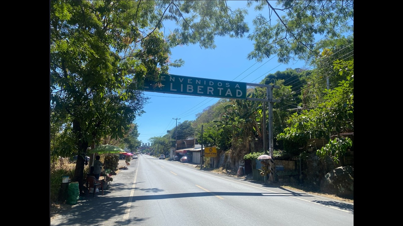 De la Ciudad al Mar: Santa Tecla ➡️ Surf City La Libertad 🌊🏄‍♂️ | El Salvador Road Trip | Video 19