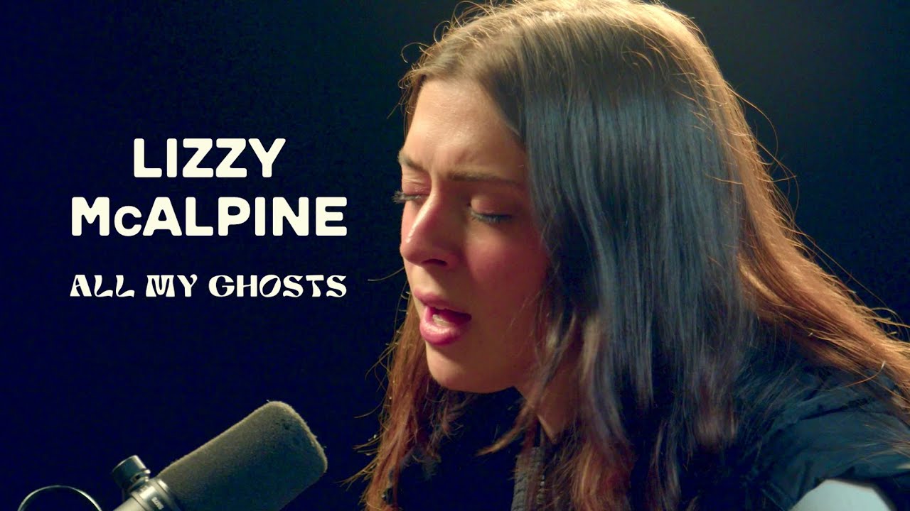 Lizzy McAlpine: 
