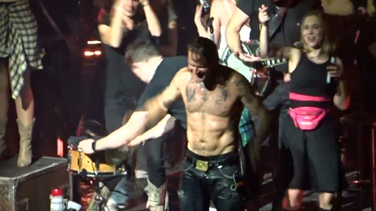 The BossHoss - Word up (FINALE mit Publikum) ZUGABE TOURFINALE (LIVE HD) 28.10.2023 BERLIN BOSS HOSS