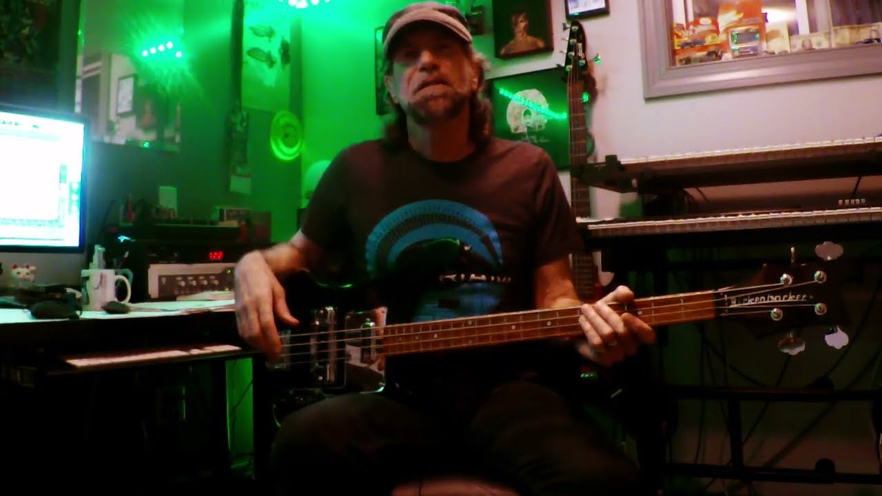 9 Lives  bass play through 2 - the JAMS!