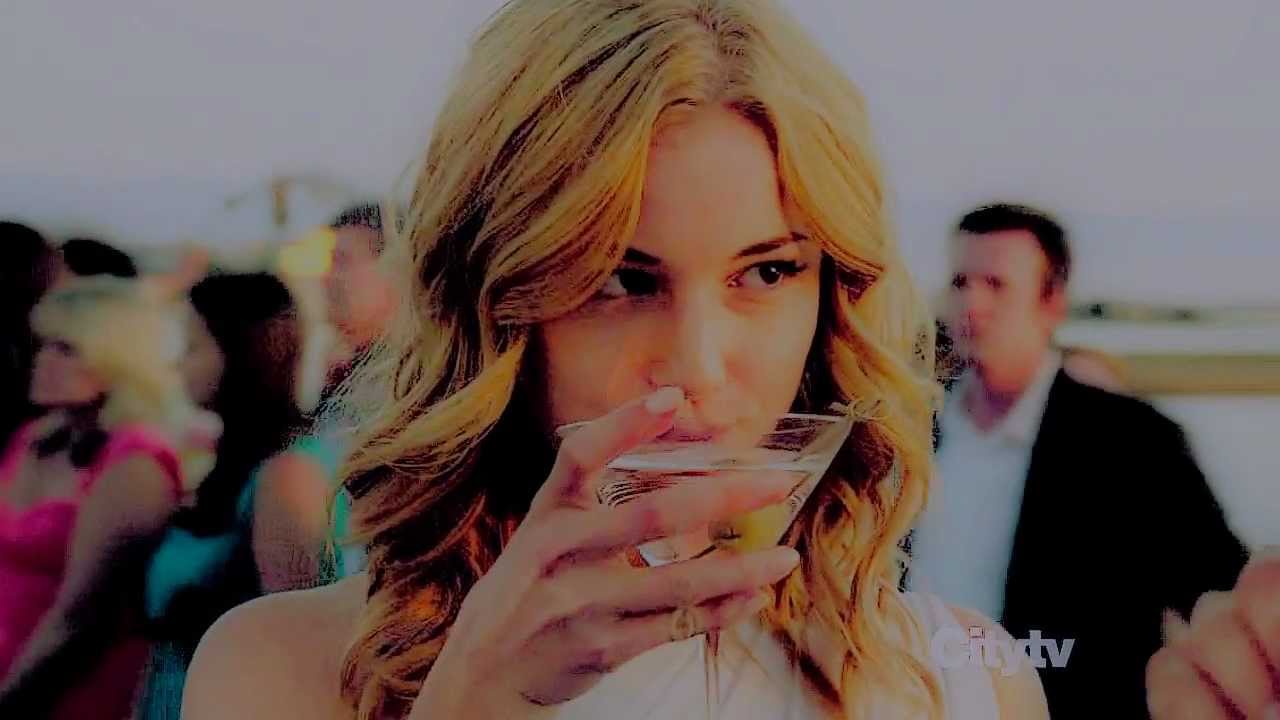 Revenge ► Emily Thorne & Daniel Grayson ► Parachute