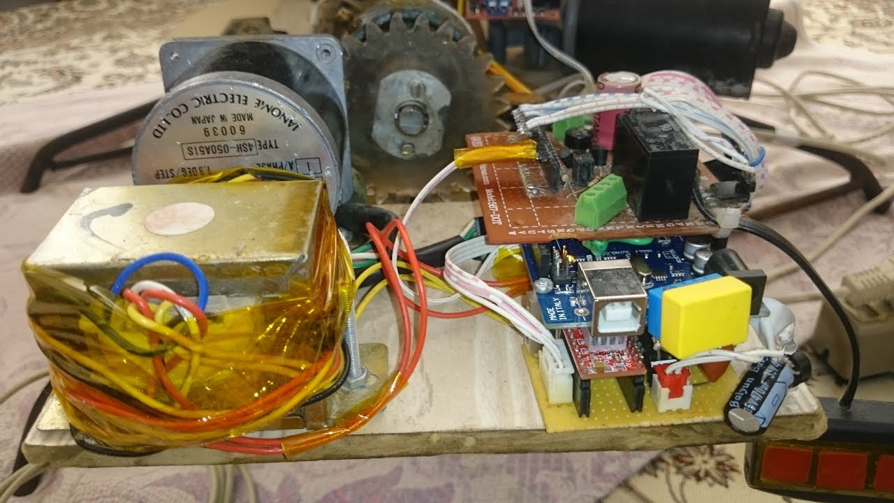 Automatic wireless satellite dish positioner